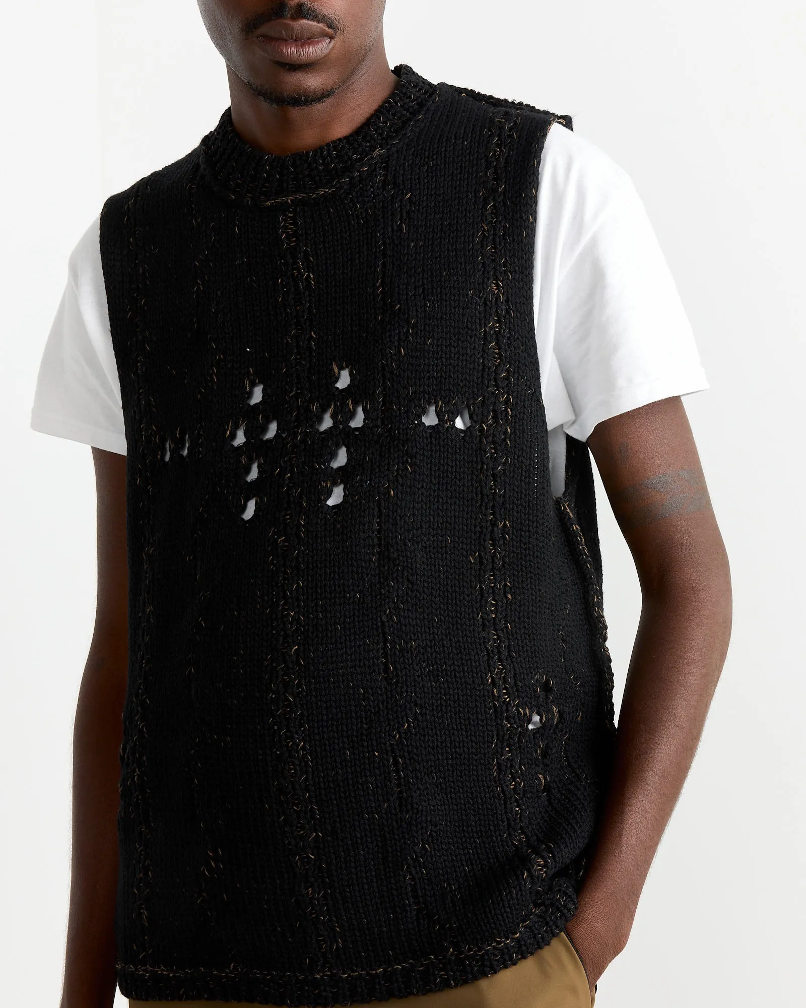 Cable Round Vest in Black