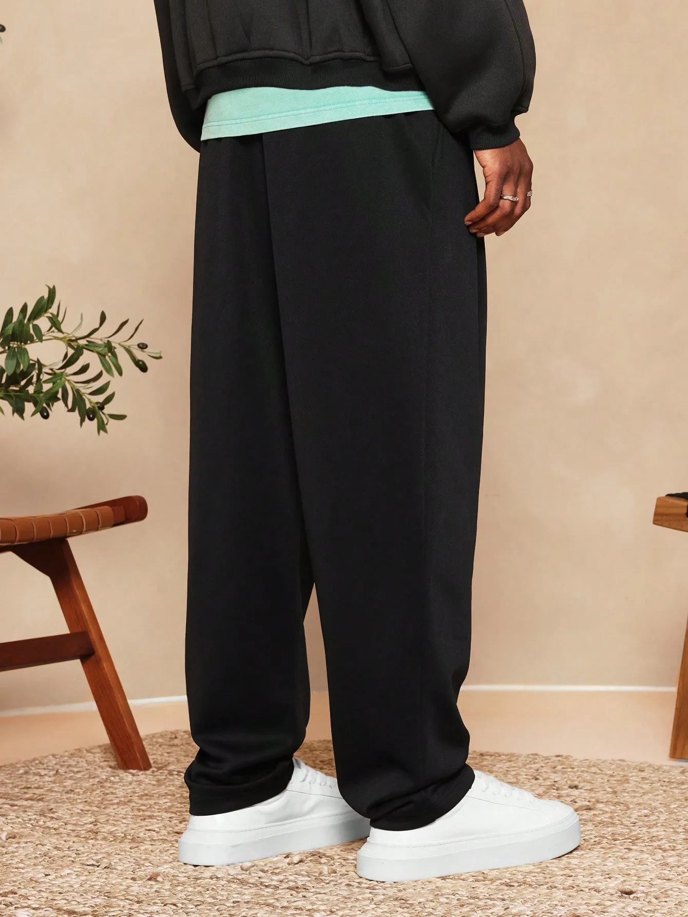 Straight Fit Pleated Essential Jogger