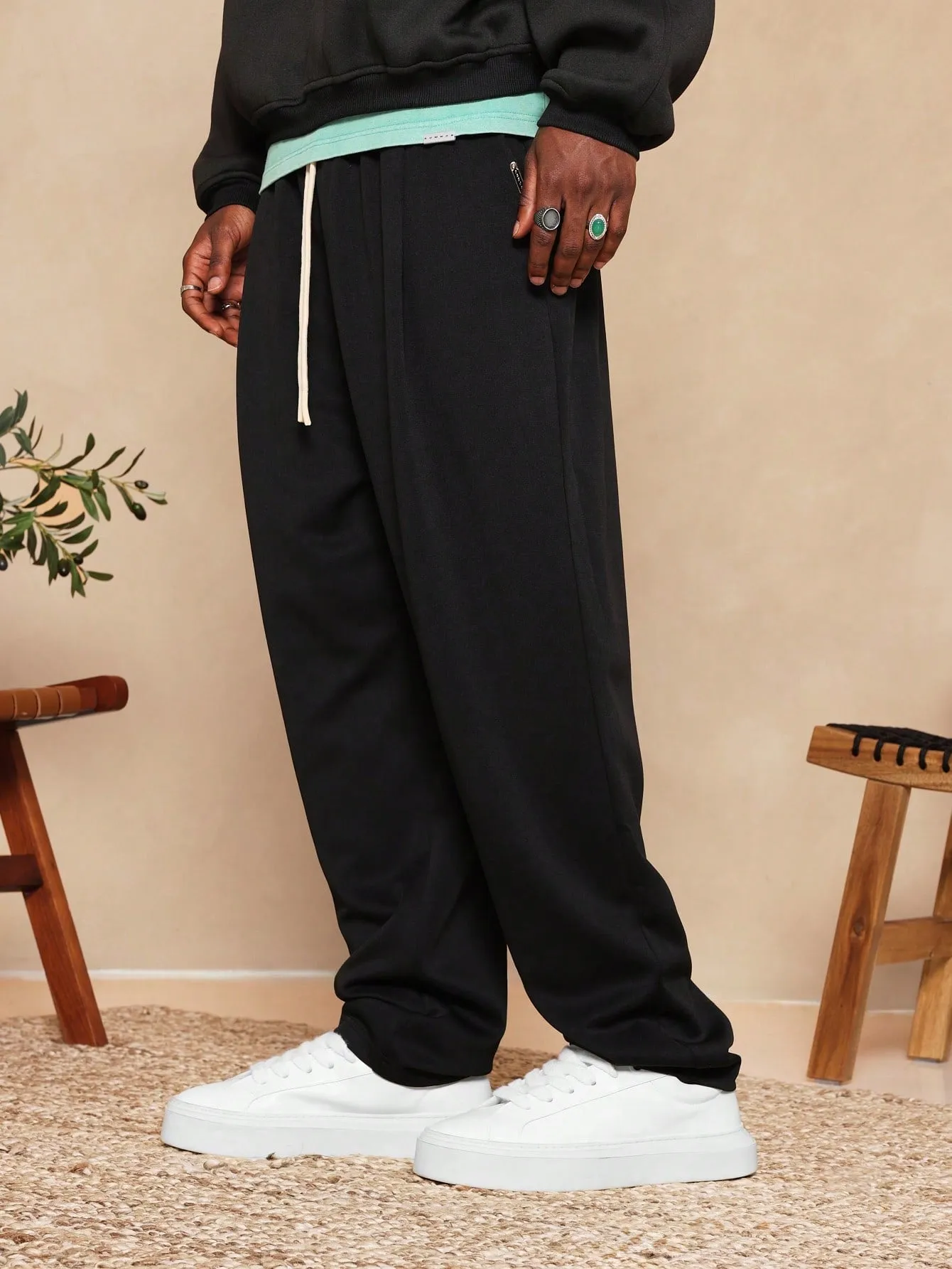 Straight Fit Pleated Essential Jogger